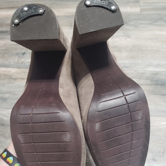 Cole Haan suede chunky heels right 8.5 & left 9 - Picture 7 of 10